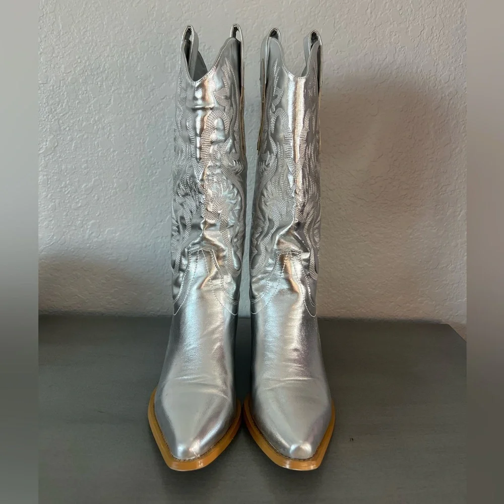 Women’s Metallic Silver Cowgirl Boots - Picture 5 of 11